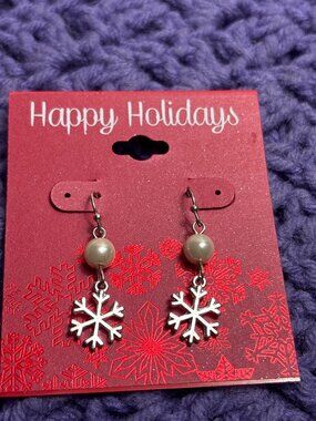 Danecraft Goldtone Snowflake Faux Pearl Dangle Earrings 1.25 inches New